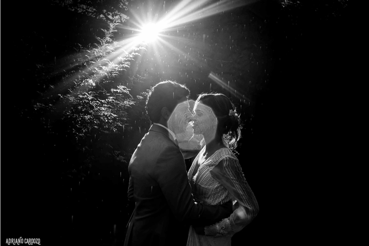 Noivos com luz de flare