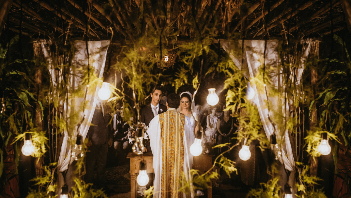 cerimônia à noite de casamento