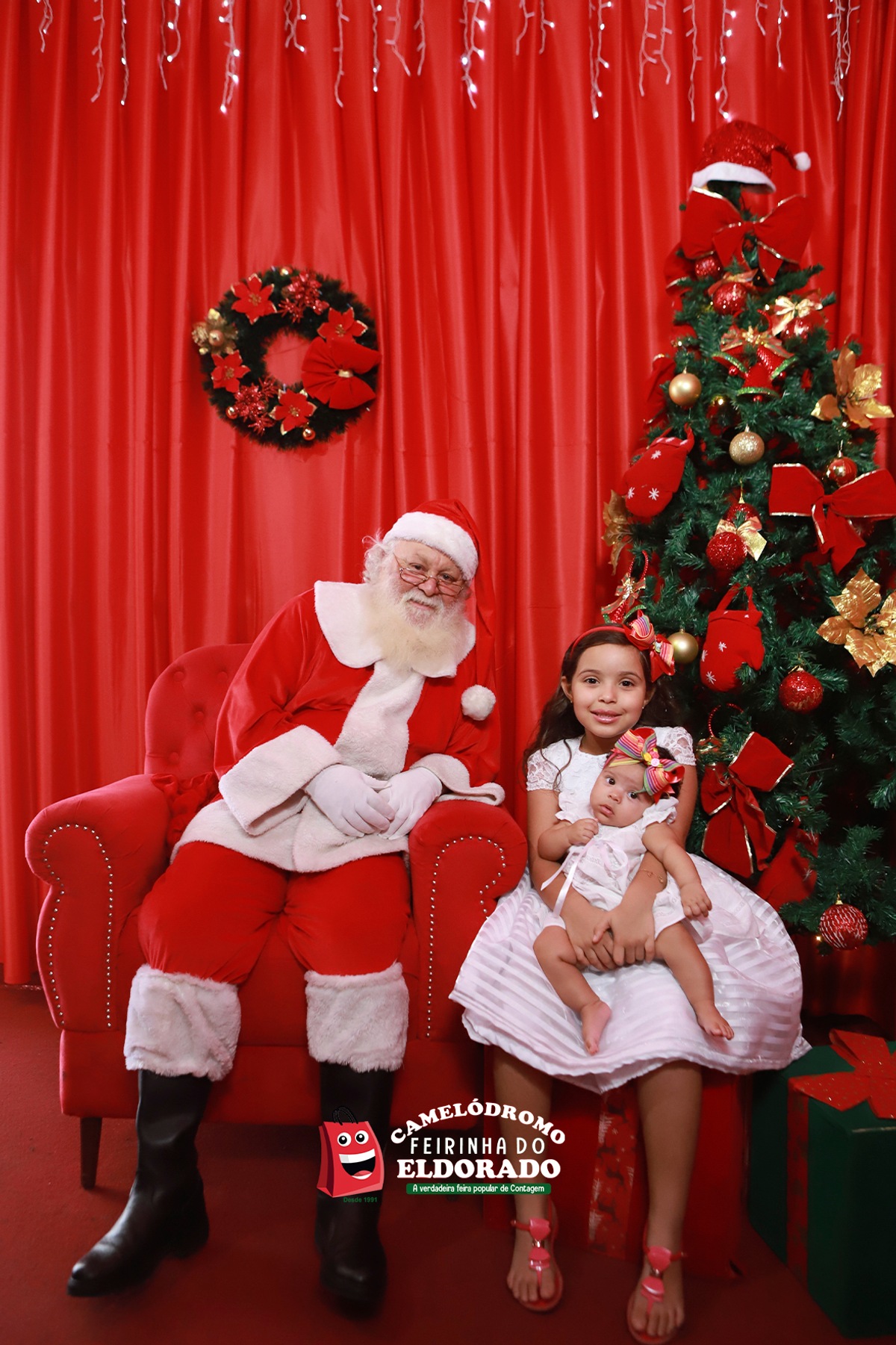 Papai Noel e as Noeletes com Ana Luisa e Laura na Feirinha da Feira