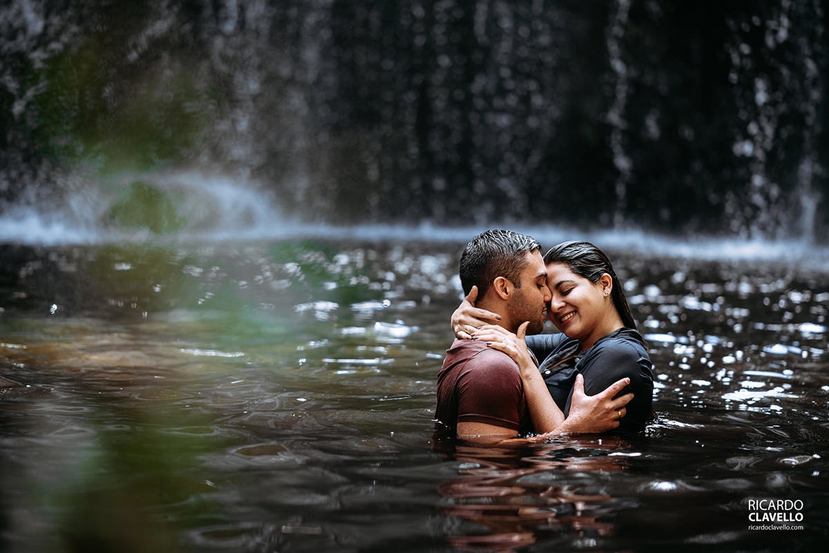 ensaio pre wedding na cachoeira em Cambará do Sul