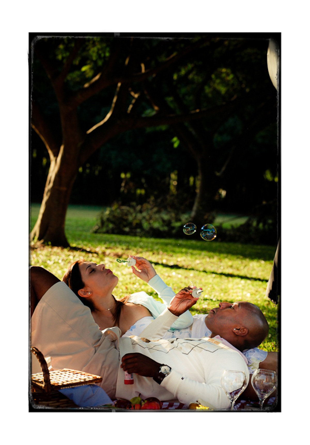 casal-somprando-bolinhas-de-sabao-parque-villa-lobos