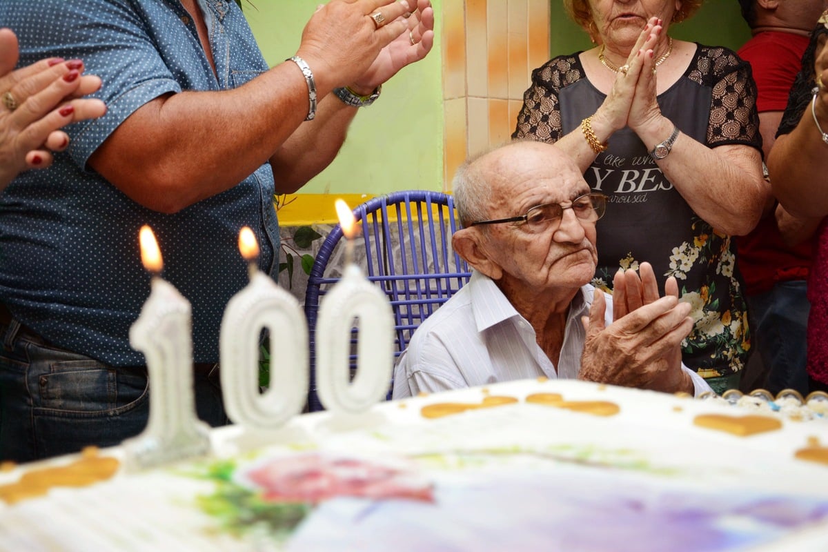 Imagem capa - 100 anos de histórias por Melissa Maia