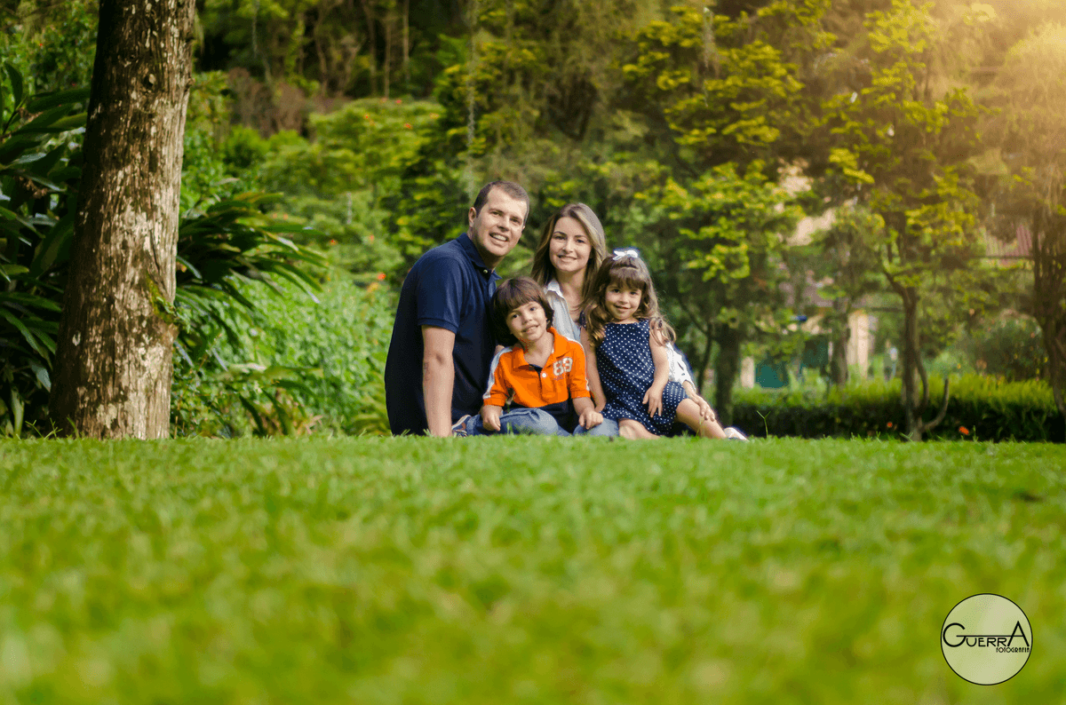 Imagem capa - Ensaio Familia - Ingrid + Marco + Lauren e Martin - Guerra Fotografia - Petrópolis por Guerra Fotografia