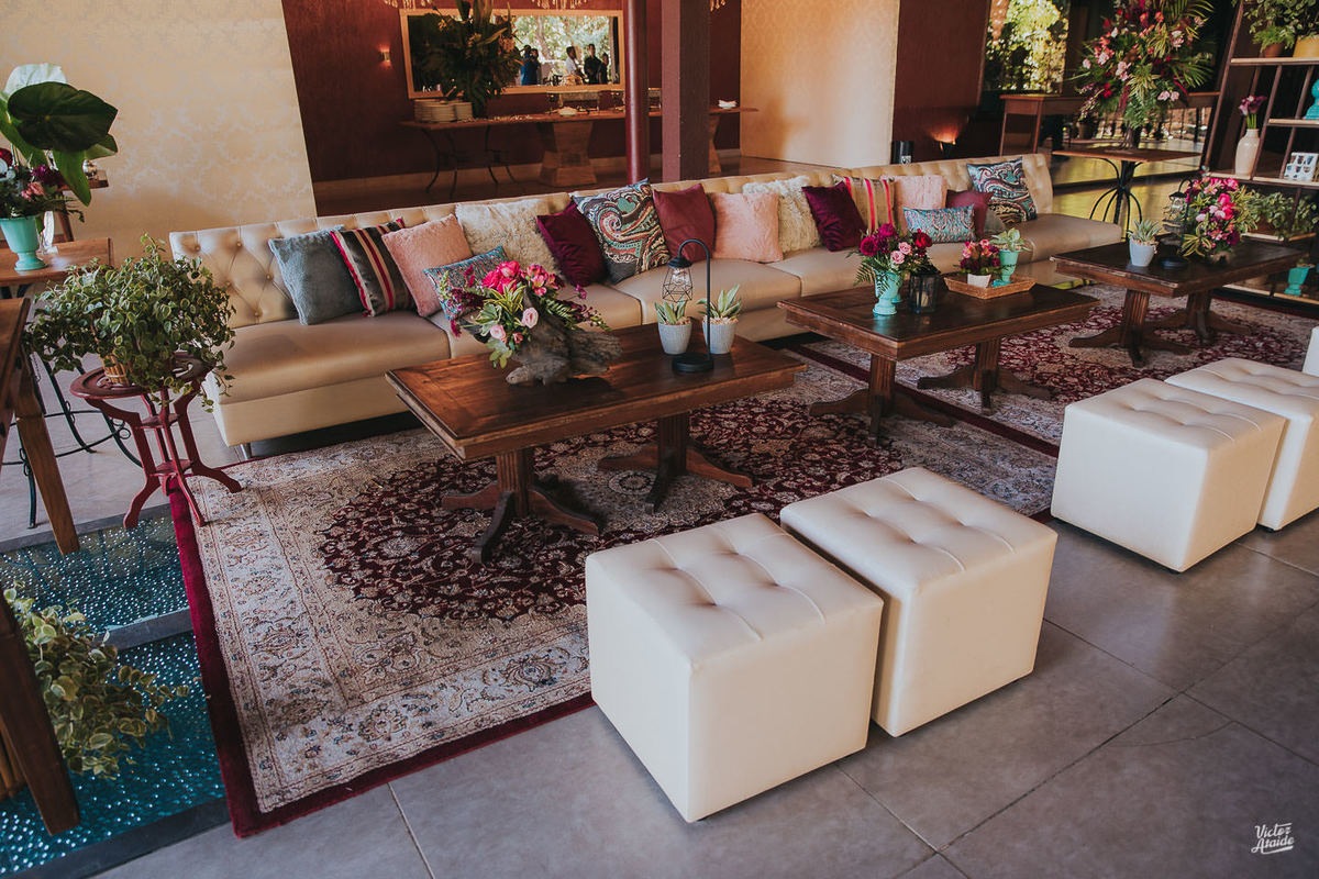 lounge, casamento, decoração de festa, mobiliário, sofás, lustres, victor ataide, casar, repceção, villa santorini, confins, lugar para casamento