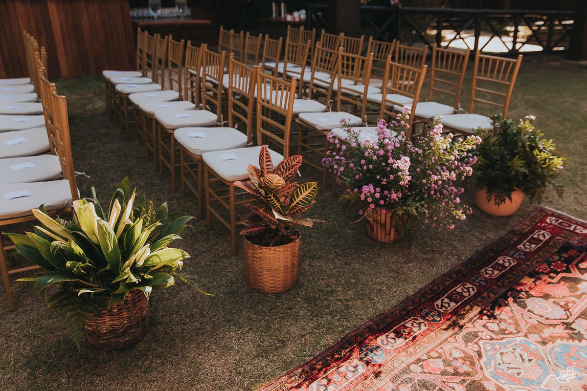 cadeiras casamento, tapete, casamento, decoração de festa, mobiliário, sofás, lustres, victor ataide, casar, repceção, villa santorini, confins, lugar para casamento