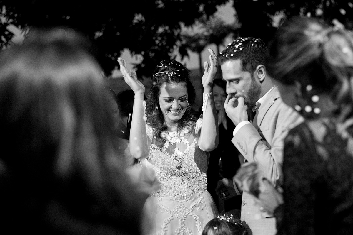 Imagem capa - Saiba como ter fotos espontâneas no seu casamento por Fernando Munhoz
