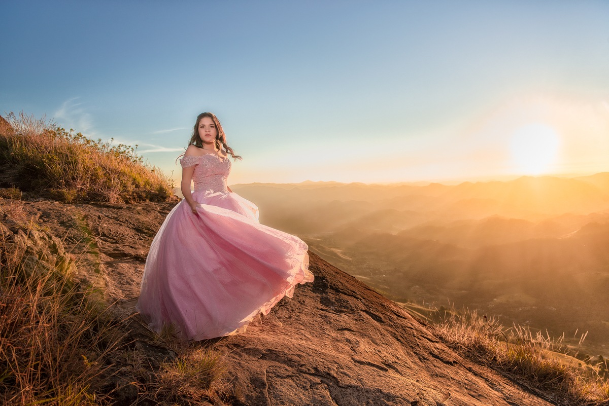 Ensaio na Pedra do Baú em Campos do Jordão fotografia de debutante
