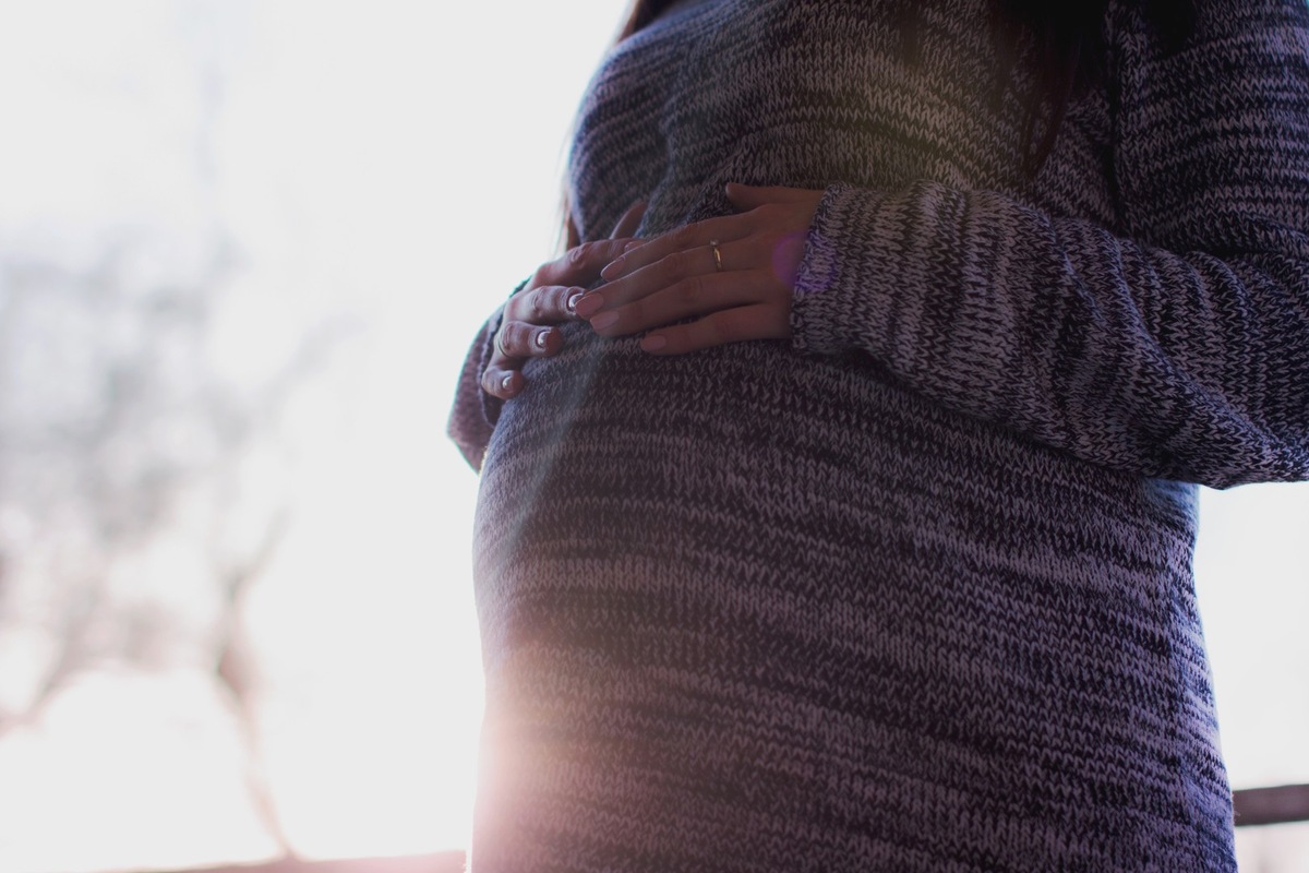 Imagem capa - Técnicas de Luz e Sobra com Gestantes por Tema Enfant