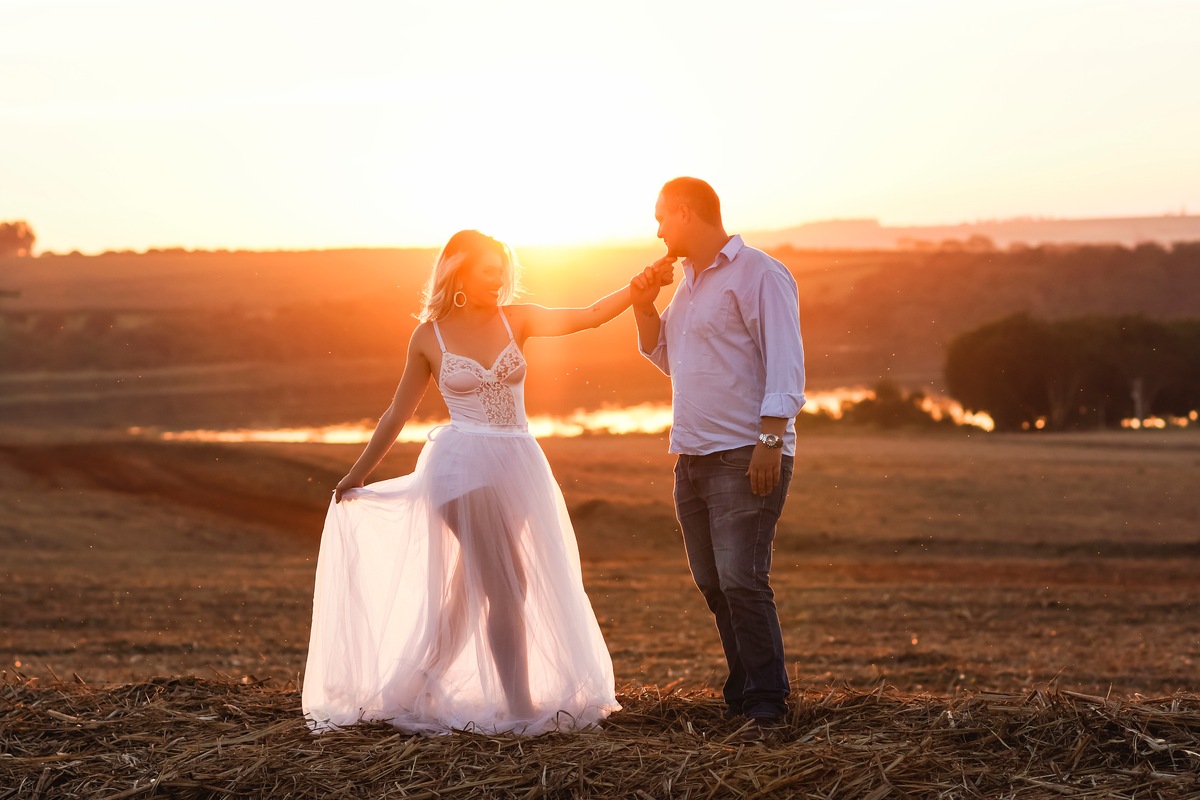 Imagem capa - Sessão Casal - Inclui Trash / Pré Wedding por Cristina Tirollo Fotógrafa