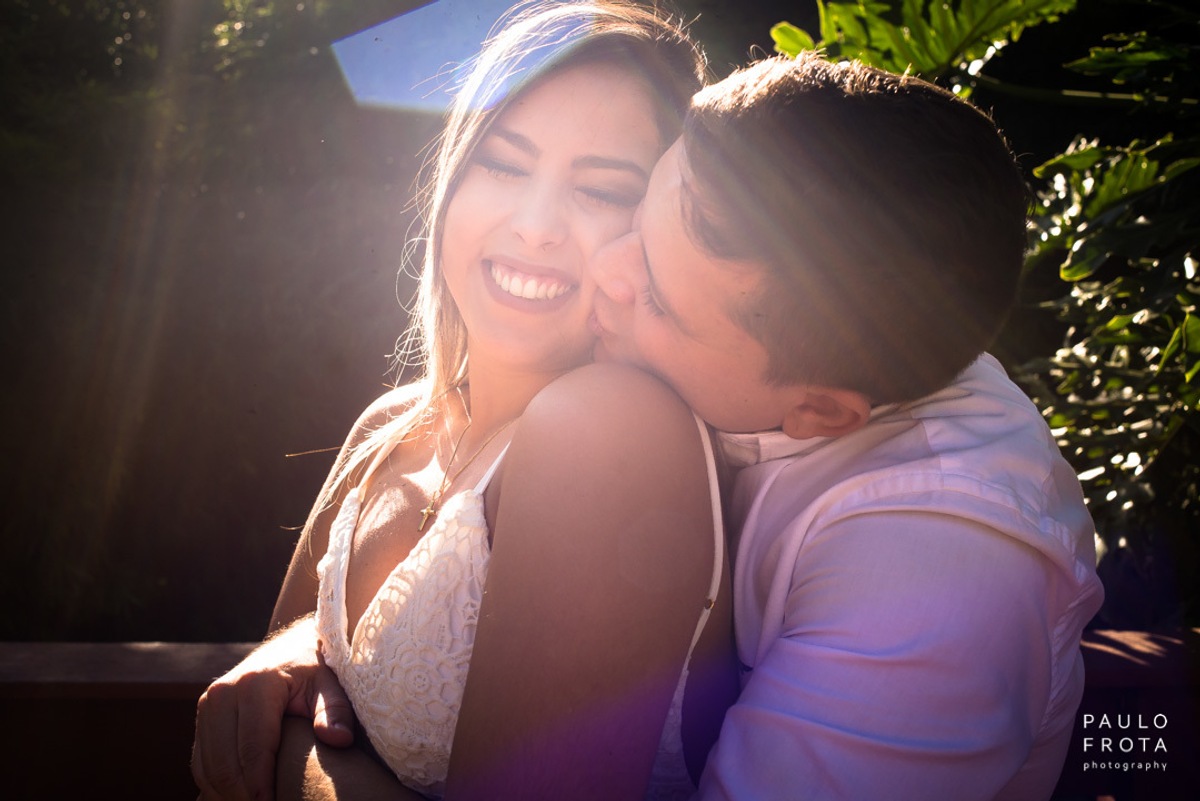 casamento em Friburgo, casal se abraçando
