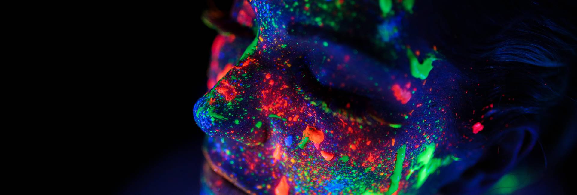 BLACK LIGHT de COLOR BODY