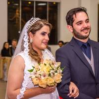 Grazi Castro Almeida