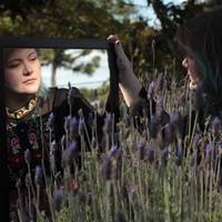 Meela Ribeiro | Designer | Herbalista