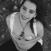 Bia Magalhães