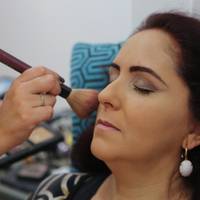 Thaís Beatriz B. Salute