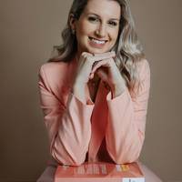 Dra. em Direito Maria Valentina