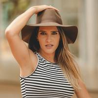 Thaís