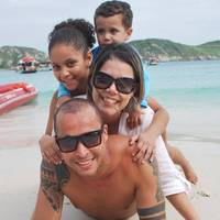 Érica,Ricardo,Eloisa e Théo.
