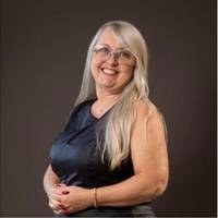 Stela | Instituto Oliveira