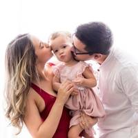 Larissa Salomão, mamãe da Isis