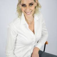 Amanda V.