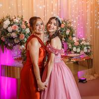 Daniela (mãe da Isabela)