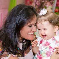 Viviane, mãe da Maitê e da Sofia