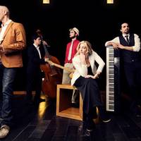 Gabriel, Teclista en Vinatge Jazz Cabaret y Muatie