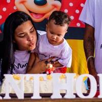 Monique - Mãe do Anthony