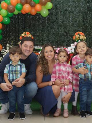 Infantil de A Fazendinha, do Miguel, do Matheus e da  Helena