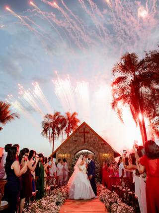 Casamentos de Casamento Lyvia e Allex: amor, natureza e um inesquecível pôr do sol
