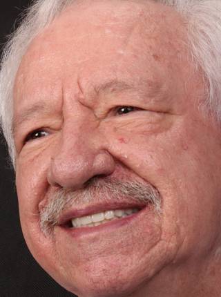 PRÓTESE TOTAL FIXA EM IMPLANTES de M.A.V.J.