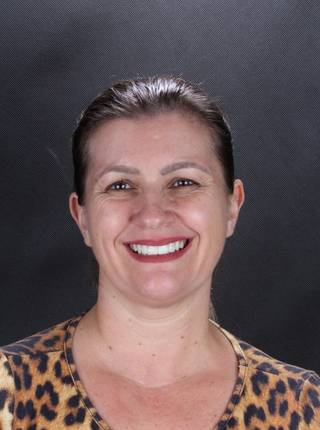 LENTES DE CONTATO DENTAIS EM PORCELANA de A.L.F.