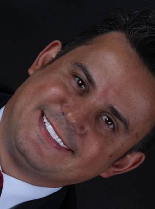 LENTES DE CONTATO DENTAIS EM PORCELANA de F.E.M.