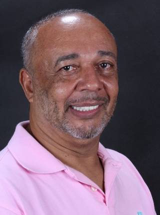 PRÓTESE TOTAL FIXA EM IMPLANTES de L.A.A.M.