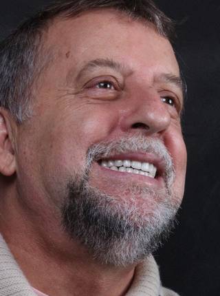 PRÓTESE TOTAL FIXA EM IMPLANTES de J.G.