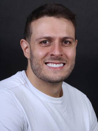 LENTES DE CONTATO DENTAIS EM PORCELANA de L.E.S.S.M.