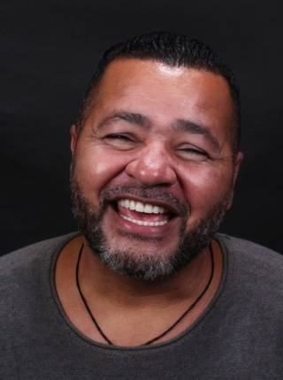 PRÓTESE TOTAL FIXA EM IMPLANTES de M.R.R.