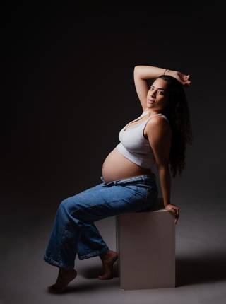 Gestante estúdio  de Ensaio Gestante Estúdio - Victoria