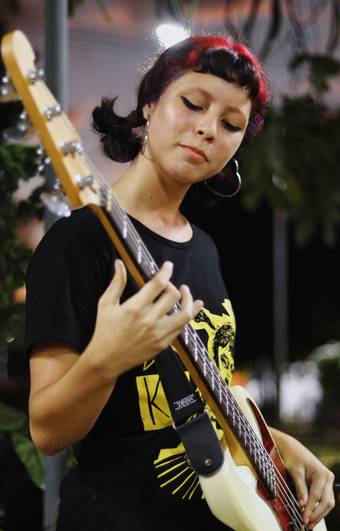 Shows Musicais de Doce Escarnio tocando no Pôr do Som!