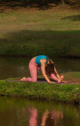 Yoga de Yoga no Botânico com UNIVERSODEBONNIE