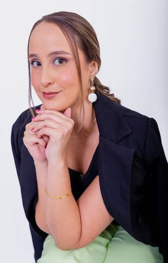 Corporativos em Estúdio de Ana Dias | Advogada