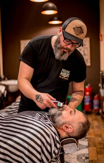 Ambiente & Produtos de Barbearia Freak Barbers