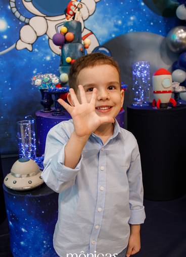 Aniversários de 5 anos do astronauta Heitor