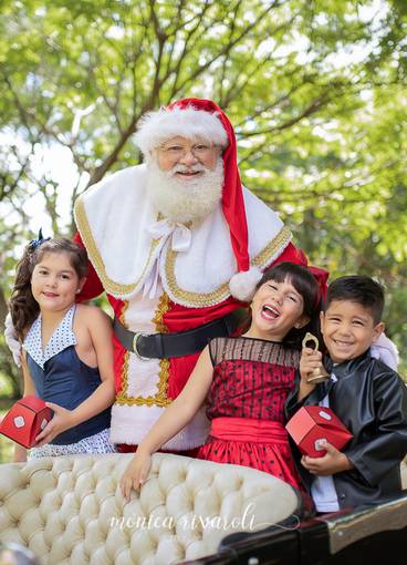 Ensaios Temáticos de Passeio no carro do Papai Noel