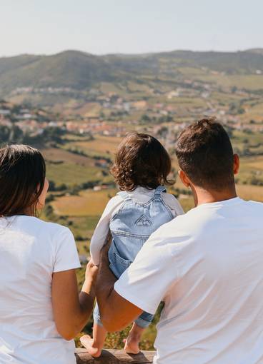 Família de Dois Anos de Alegria e Amor 