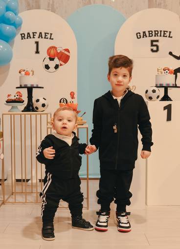 Festa de Anos de Vitória dupla!