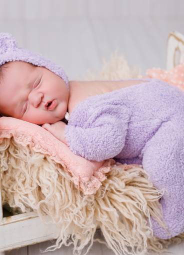 Newborn menina de Manu