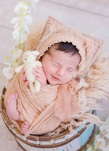 Newborn menina de Clara 