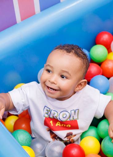 Aniversários de Eron 1 ano